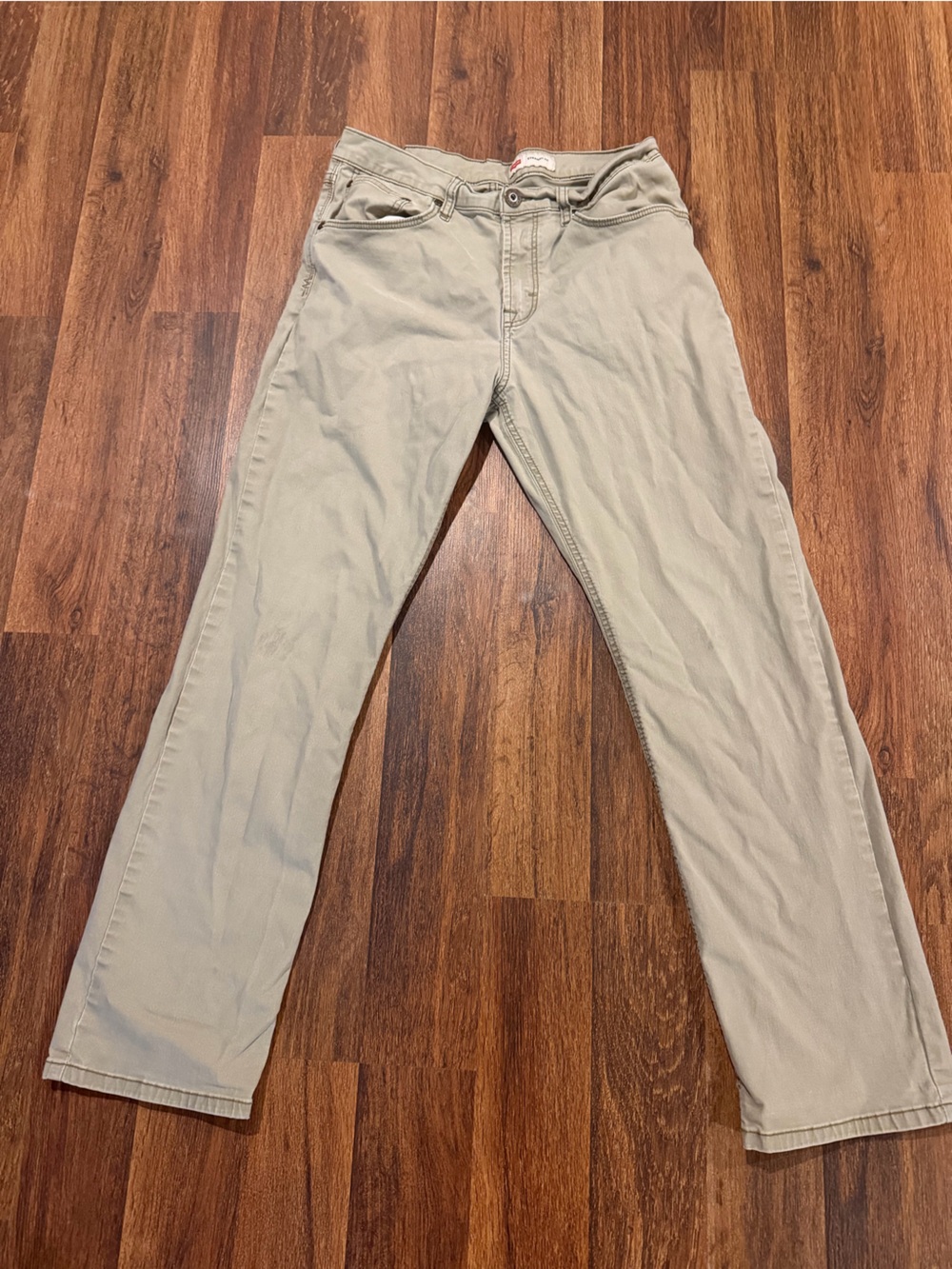 Wrangler Men's Tan Khakis Classic Straight Fit 31x30